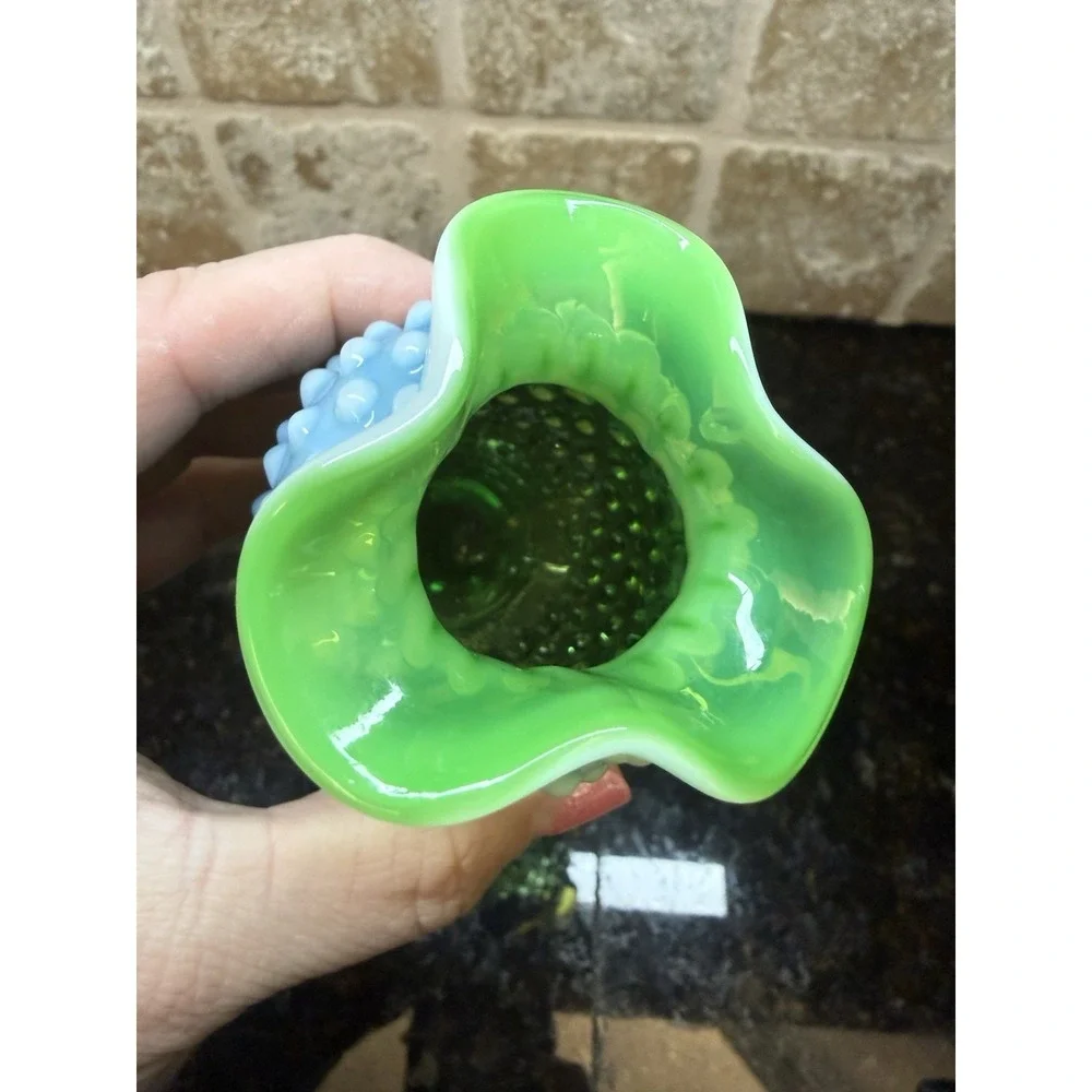 VTG Fenton Lime Green Opalescent Hobnail Bud Vase Flared‎